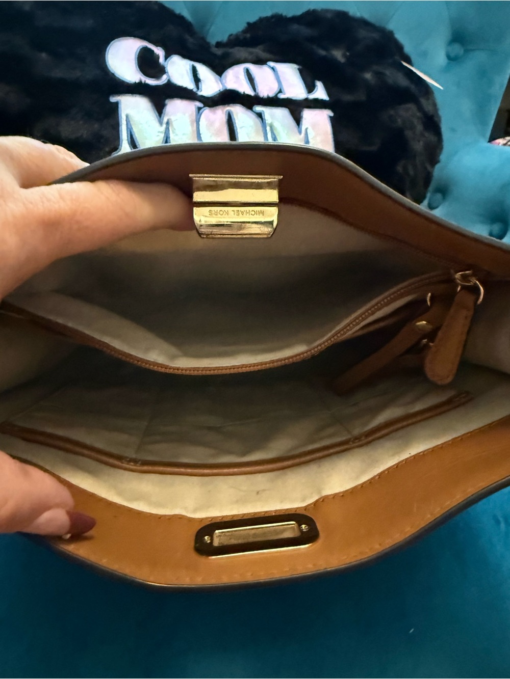 Vintage Classy Dooney & Bourke Black and Cream Plaid Satchel Handbag - Picture 4 of 6